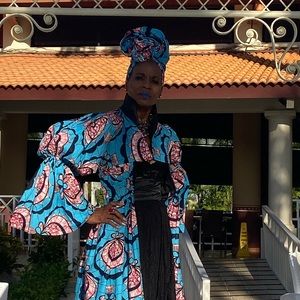 Meet your Posher, Carcelia